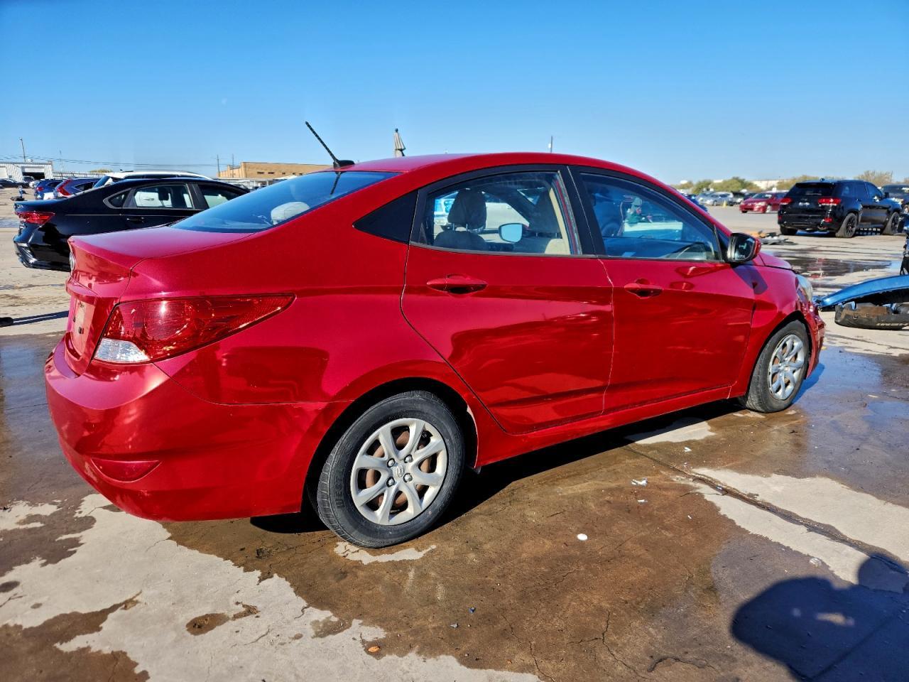 2013 Hyundai Accent Gls - Фото 3