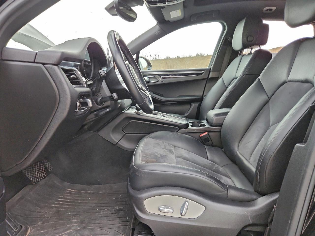 2017 Porsche Macan - Image 7