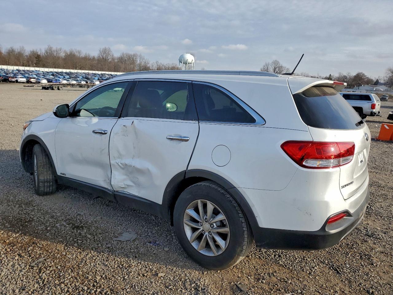 2016 Kia Sorento Lx - Image 2