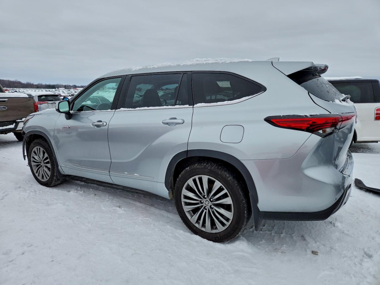 2021 Toyota Highlander Hybrid Platinum - Фото 2