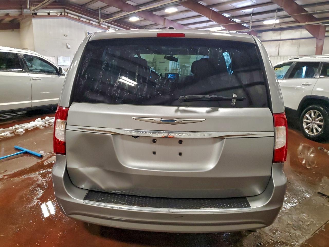 2015 Chrysler Town & Country Touring - Фото 6