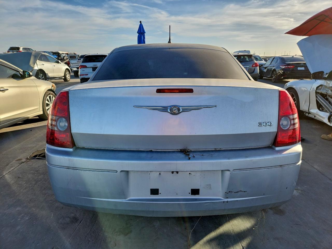 2008 Chrysler 300 Lx - Image 6