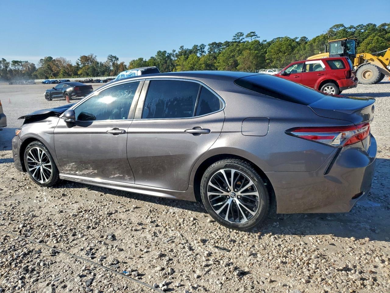 2018 Toyota Camry L - Фото 2