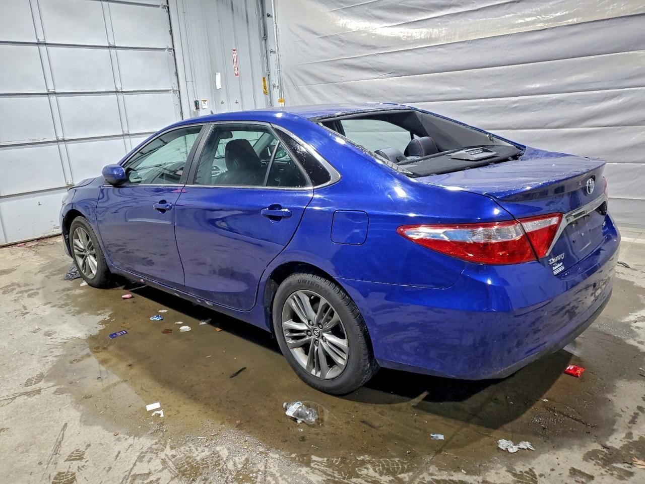 2015 Toyota Camry Le - Image 2