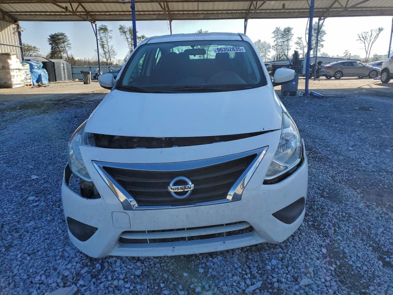 2018 Nissan Versa S - Фото 5