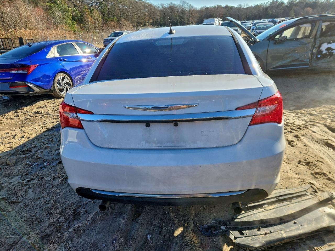 2011 Chrysler 200 Touring - Фото 6