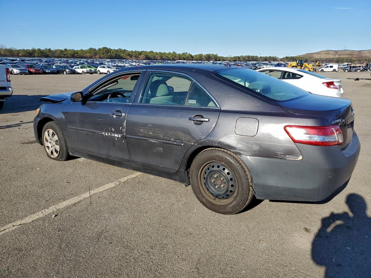 2010 Toyota Camry Base - Фото 2