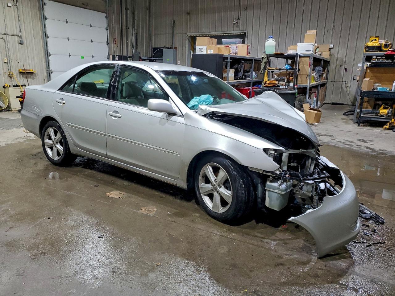 2002 Toyota Camry Le - Фото 4