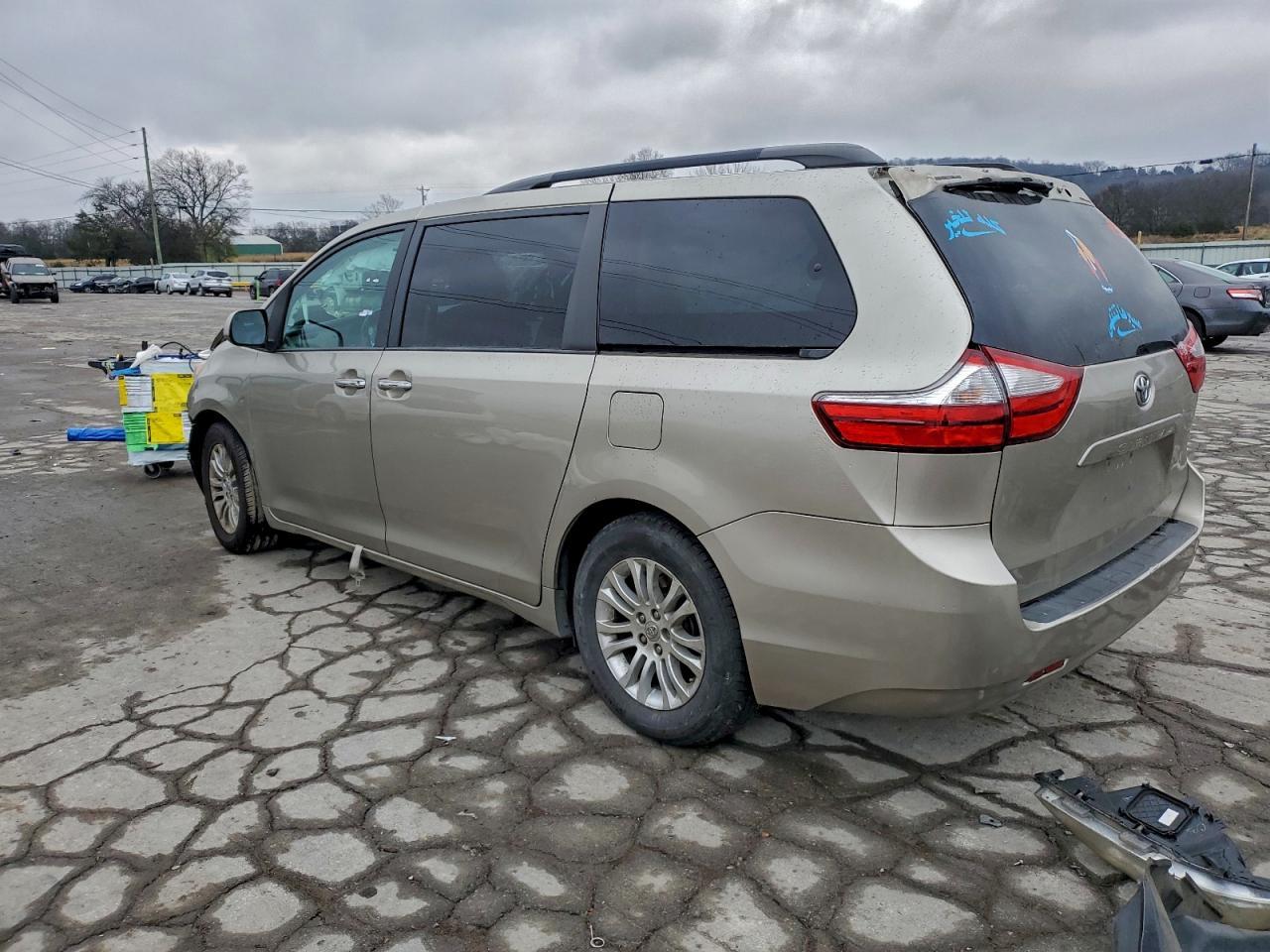 2015 Toyota Sienna Xle - Фото 2