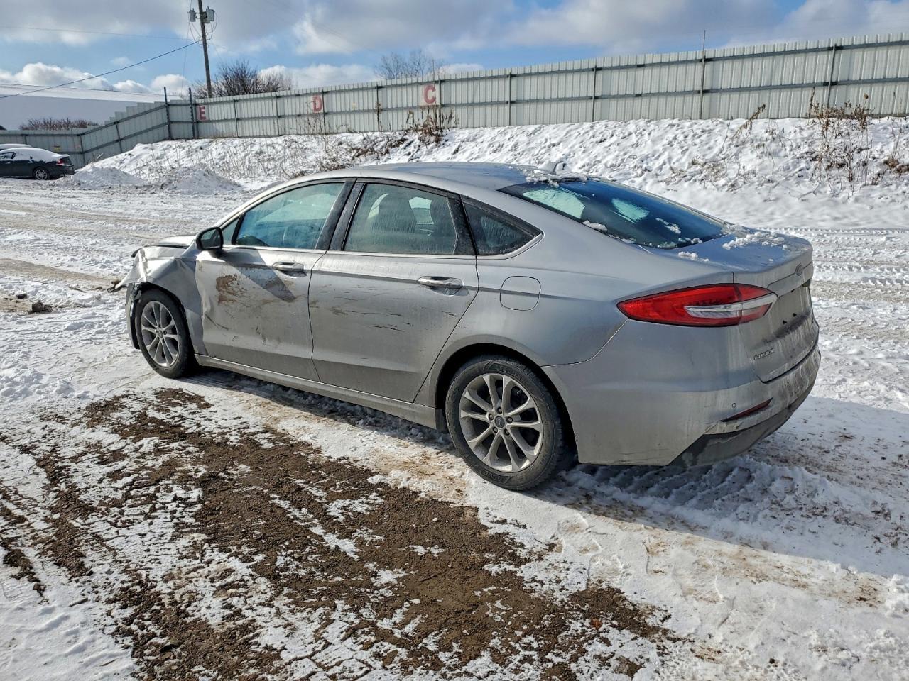 2020 Ford Fusion Se - Фото 2