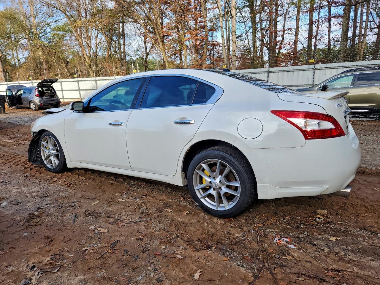 2011 Nissan Maxima S - Фото 2