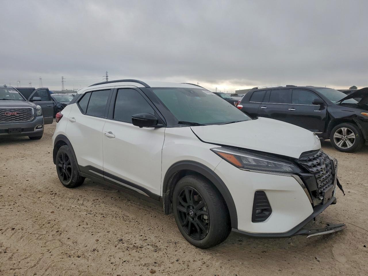 2024 Nissan Kicks Sr - Фото 4