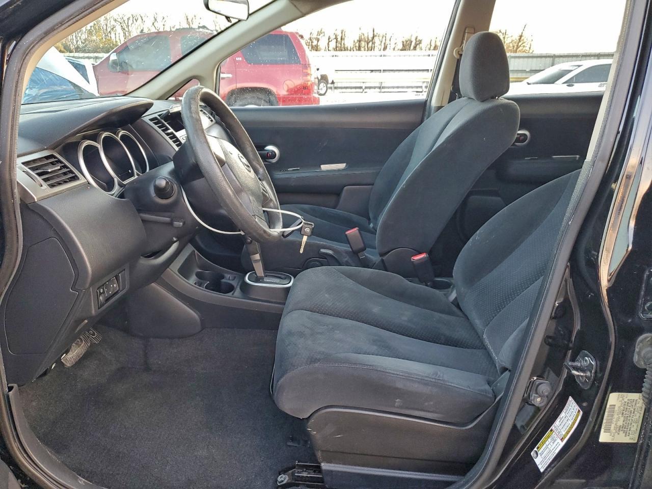 2011 Nissan Versa 1.8 S - Фото 7