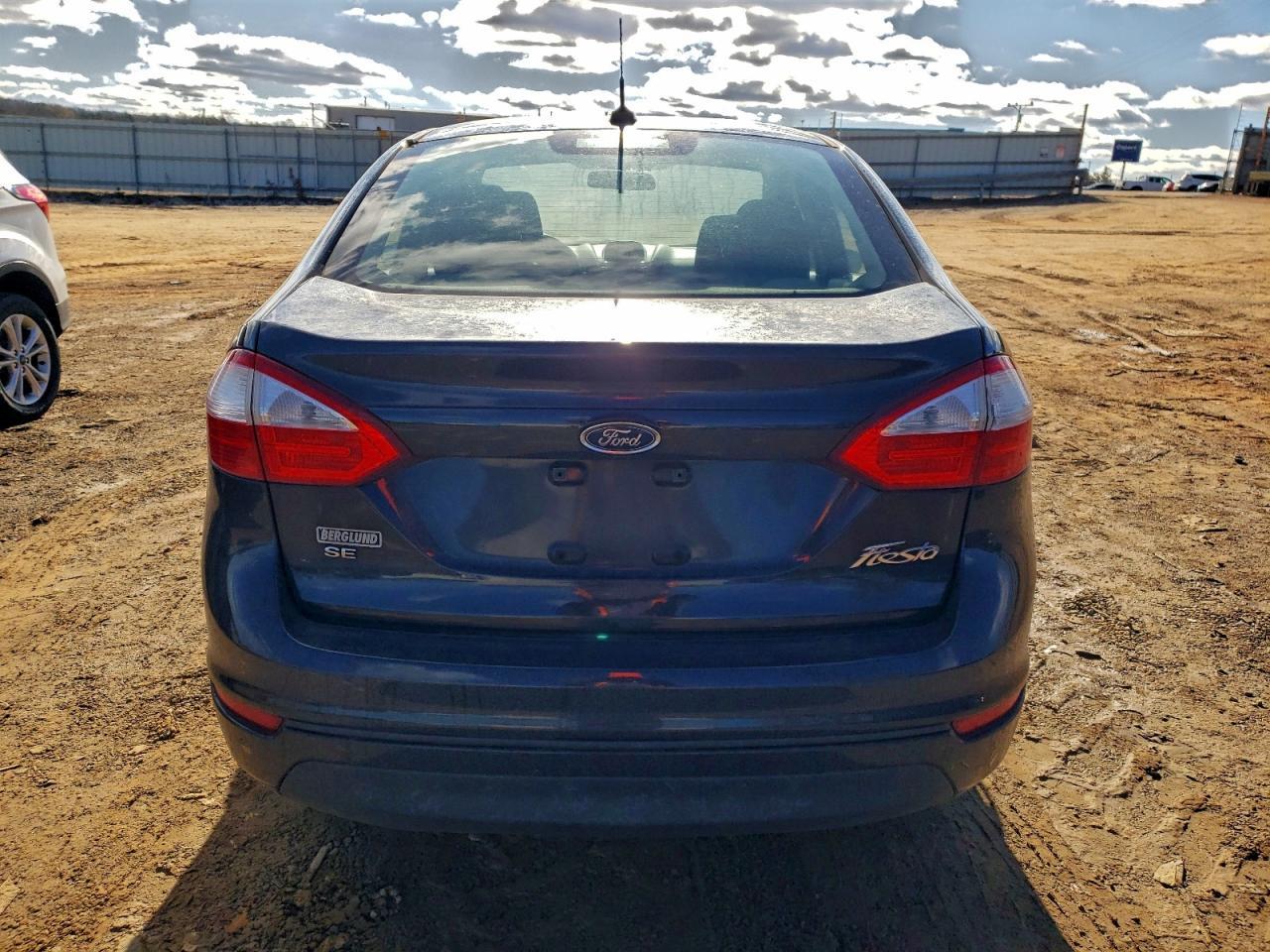 2017 Ford Fiesta Se - Фото 6