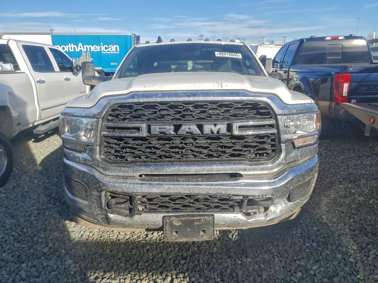 2022 Ram 3500 Truck Cab And Chassis - Фото 5
