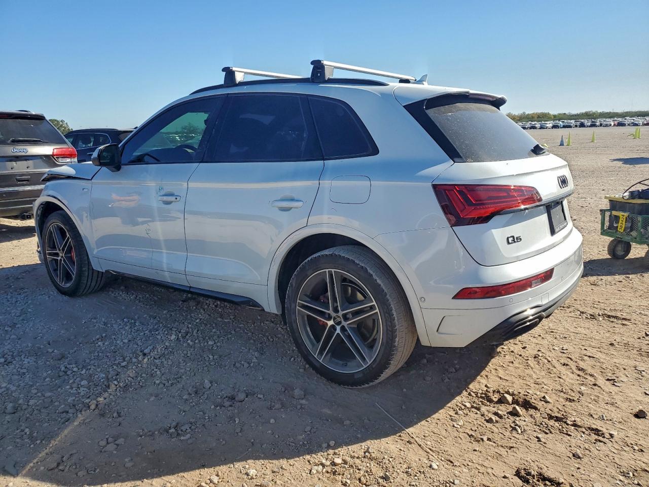 2024 Audi Q5 E Prestige 55 - Image 2