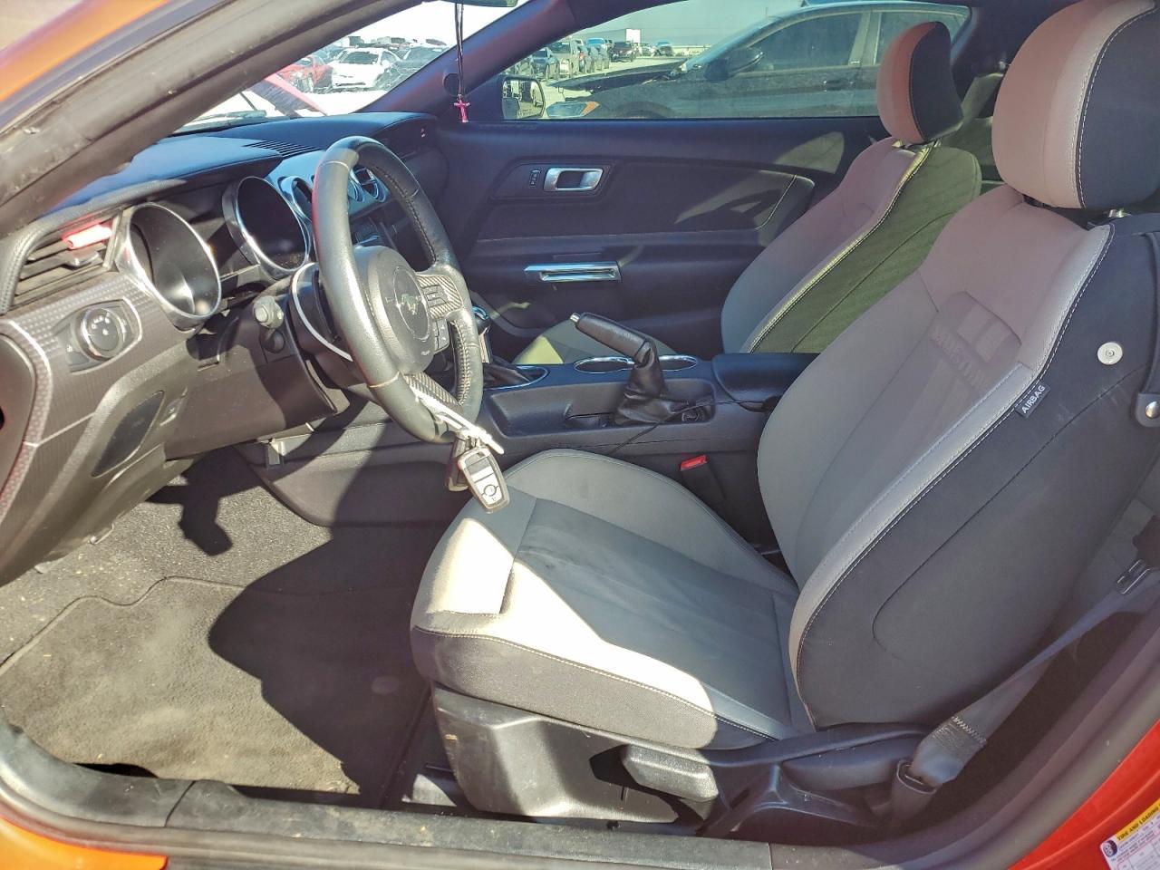 2021 Ford Mustang - Фото 7