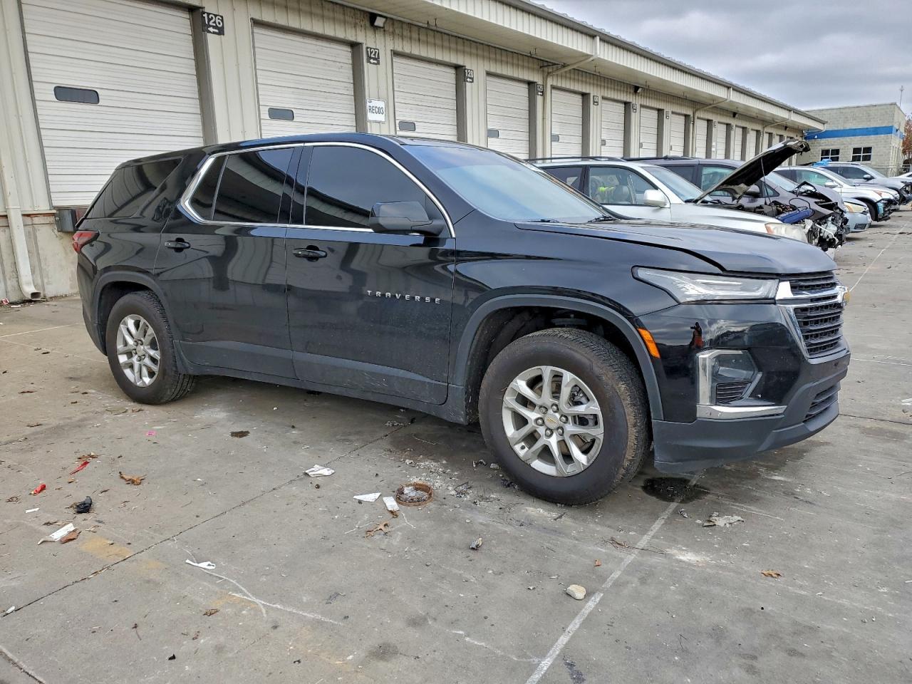 2022 Chevrolet Traverse Ls - Фото 4