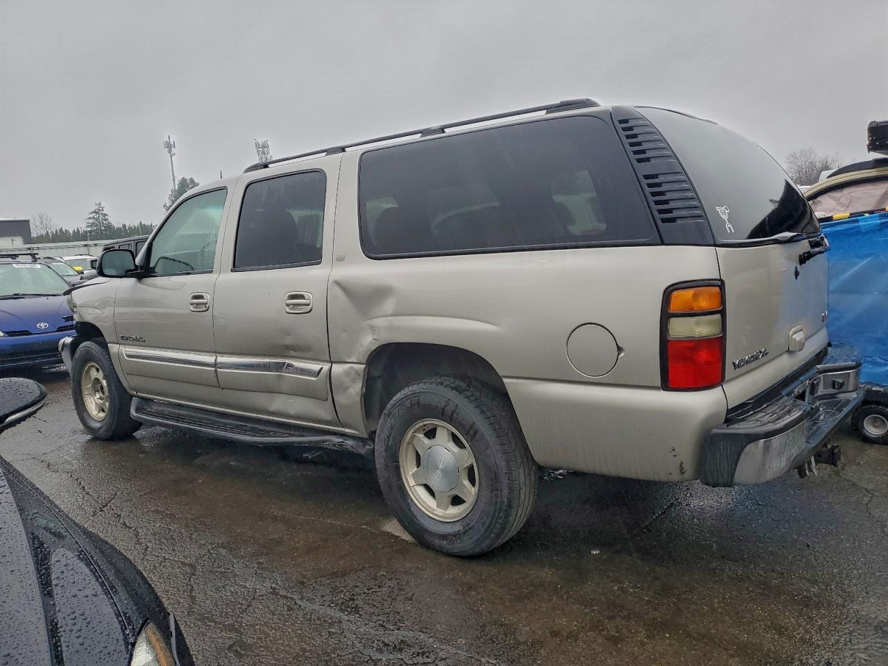 2004 GMC Yukon Xl C1500 - Фото 2
