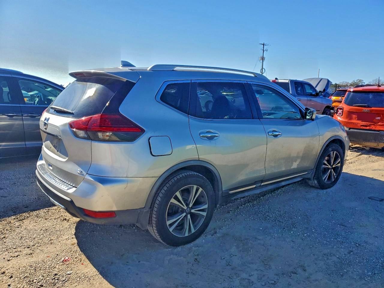 2017 Nissan Rogue - Фото 3
