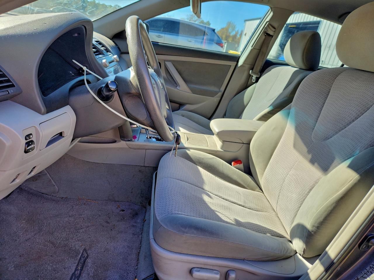 2011 Toyota Camry Le - Фото 7