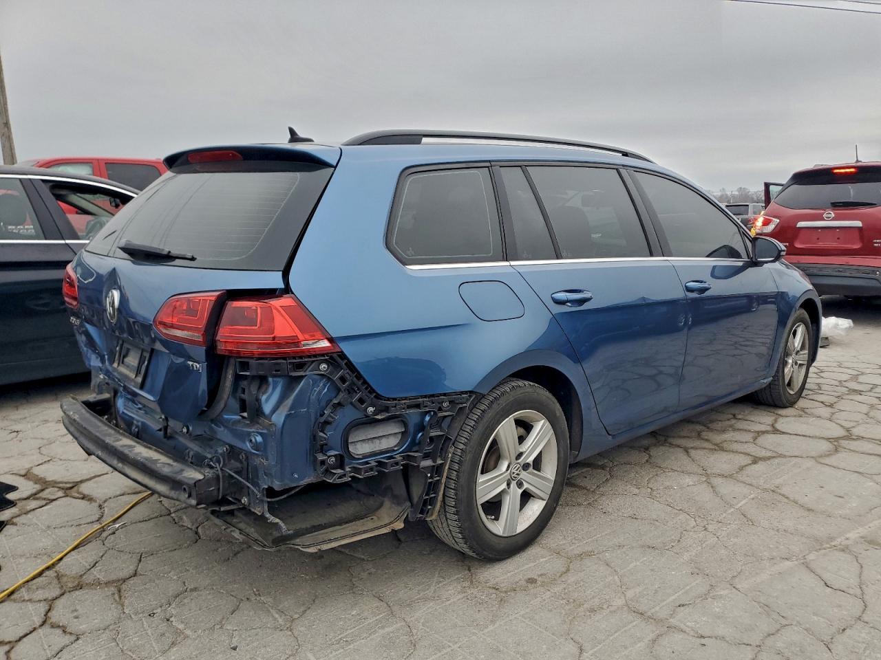 2015 Volkswagen Golf Sportwagen Tdi S - Фото 3