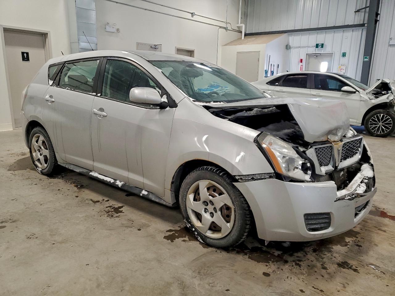 2010 Pontiac Vibe - Image 4