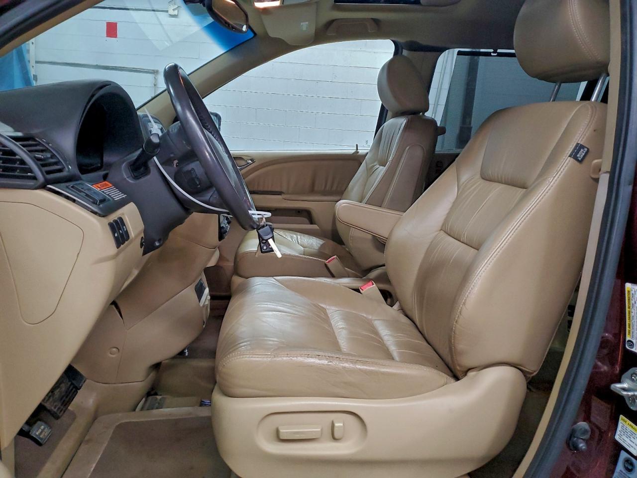 2010 Honda Odyssey Touring - Фото 7