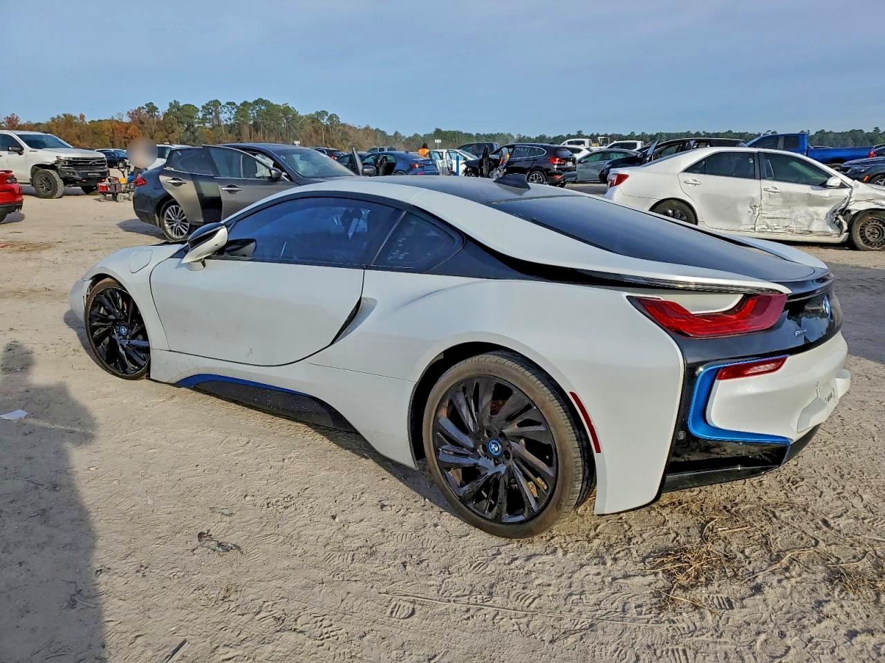 2016 BMW I8 - Фото 2