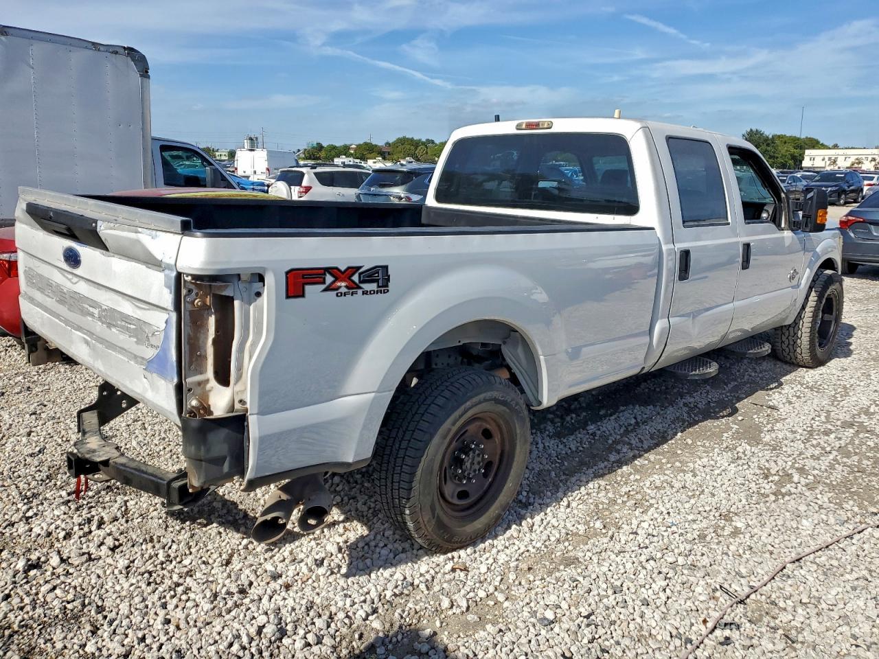 2014 Ford F350 Super Duty - Фото 3