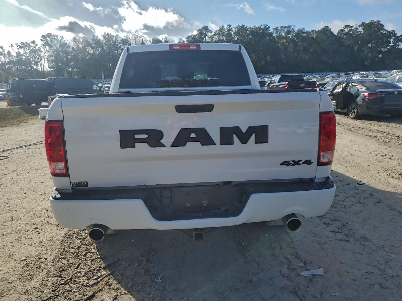 2019 Ram 1500 Classic Tradesman - Фото 6