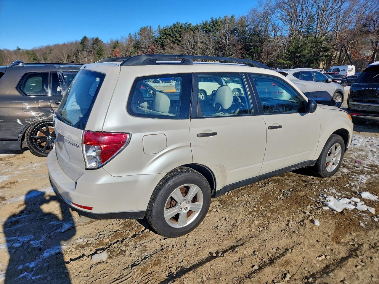 2011 Subaru Forester 2.5X - Фото 3