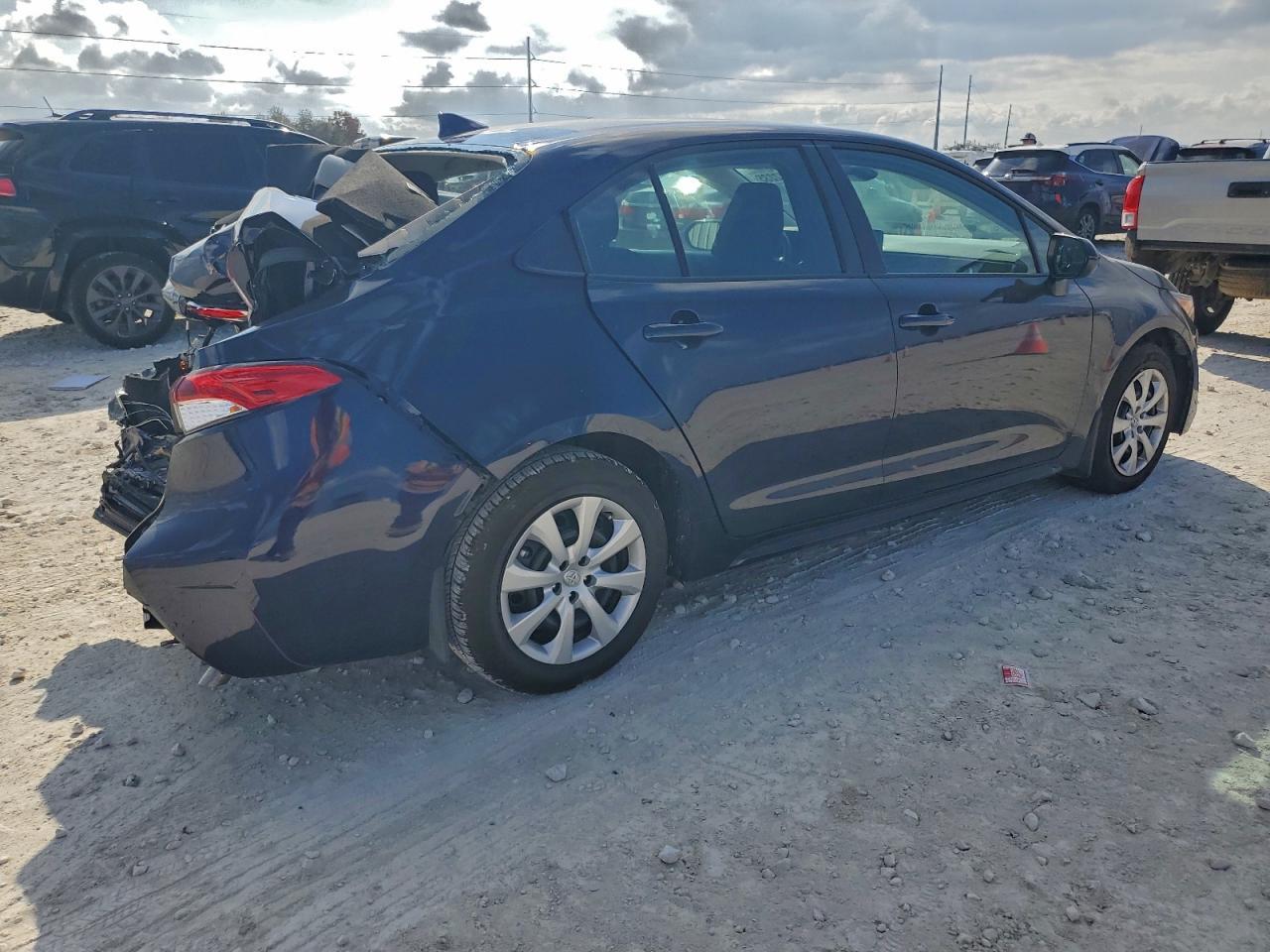 2026 Toyota Corolla Le - Фото 3