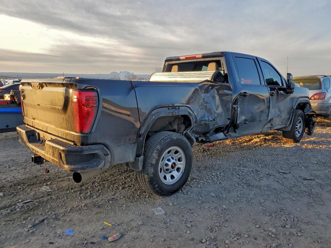 2024 GMC Sierra K3500 Slt - Image 3
