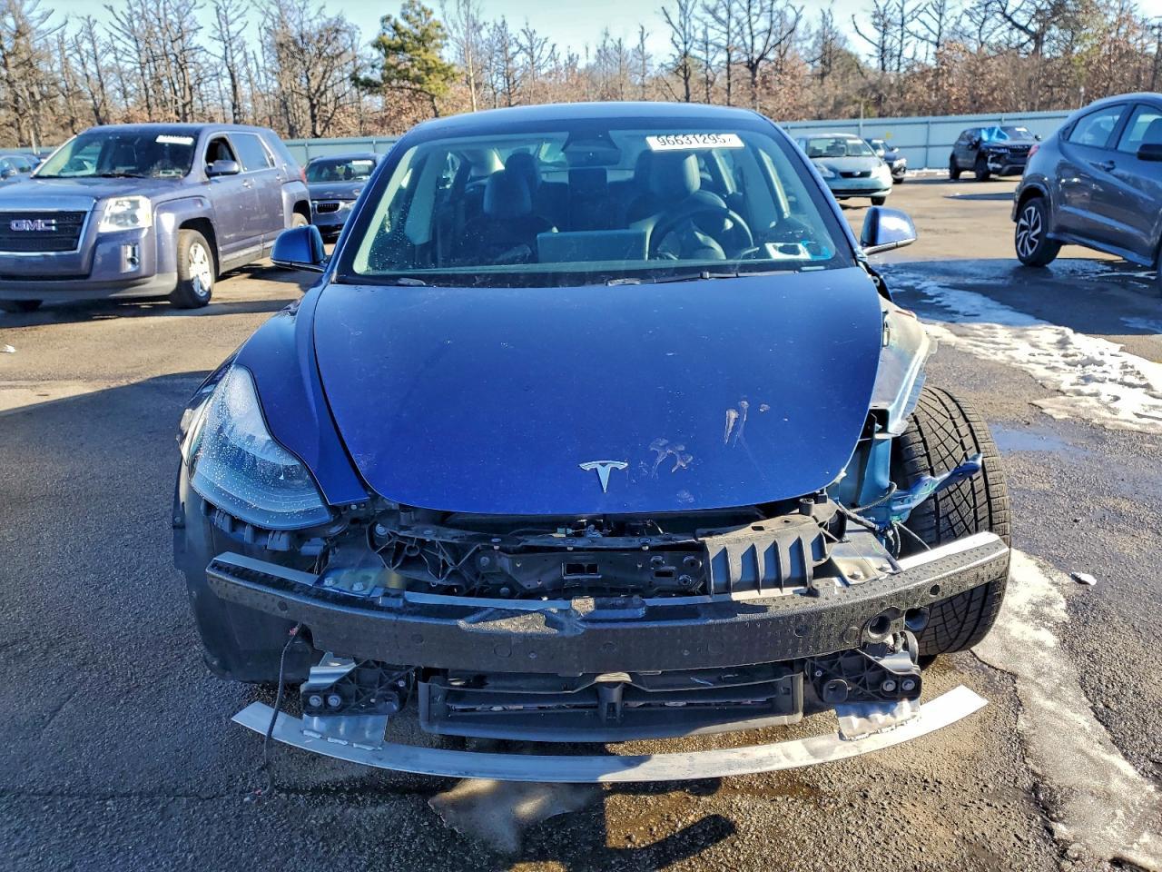 2022 Tesla Model 3 - Image 5