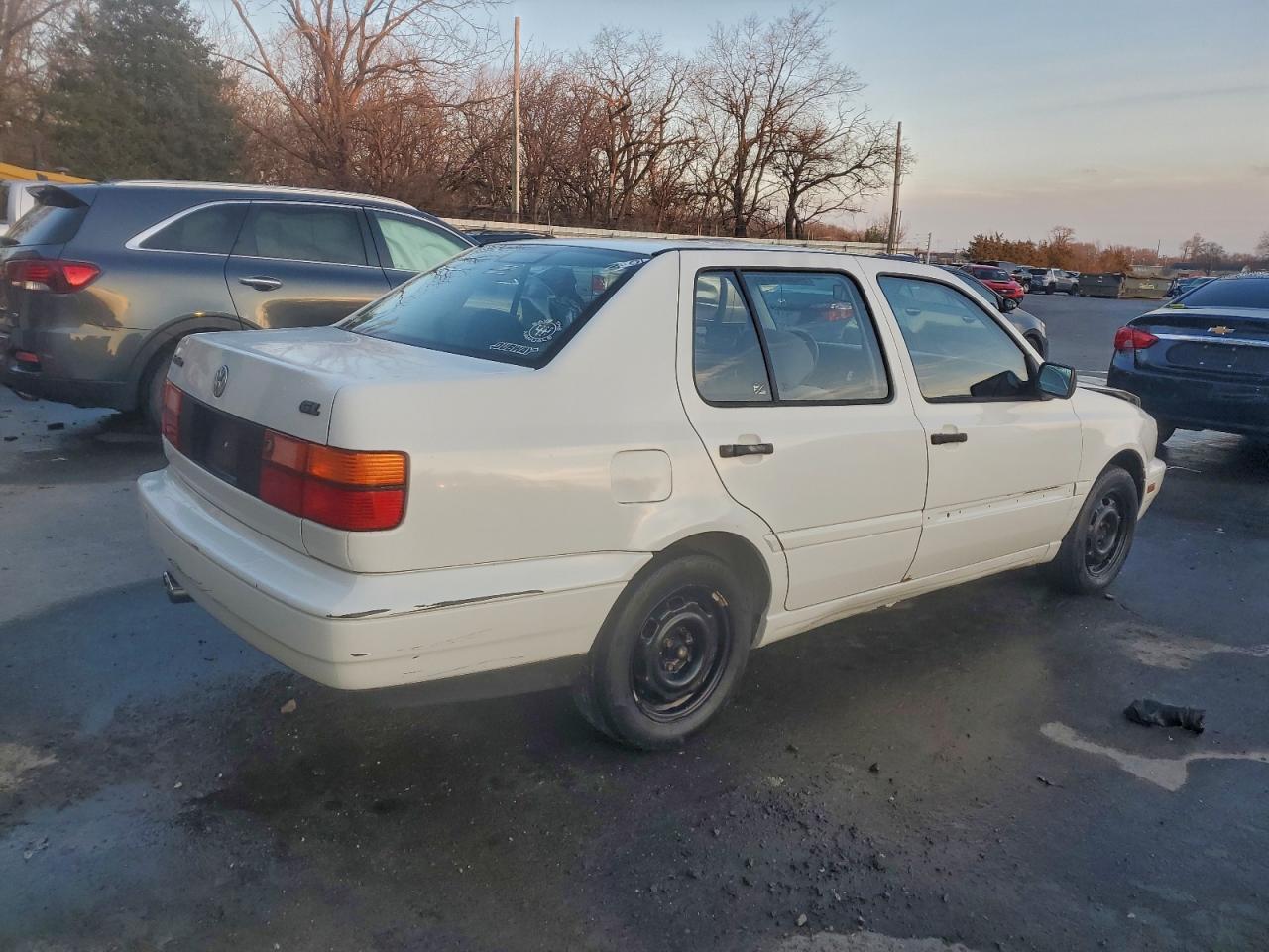 1998 Volkswagen Jetta Gl - Image 3
