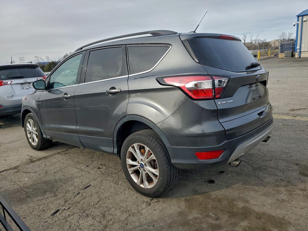 2017 Ford Escape Se - Image 2