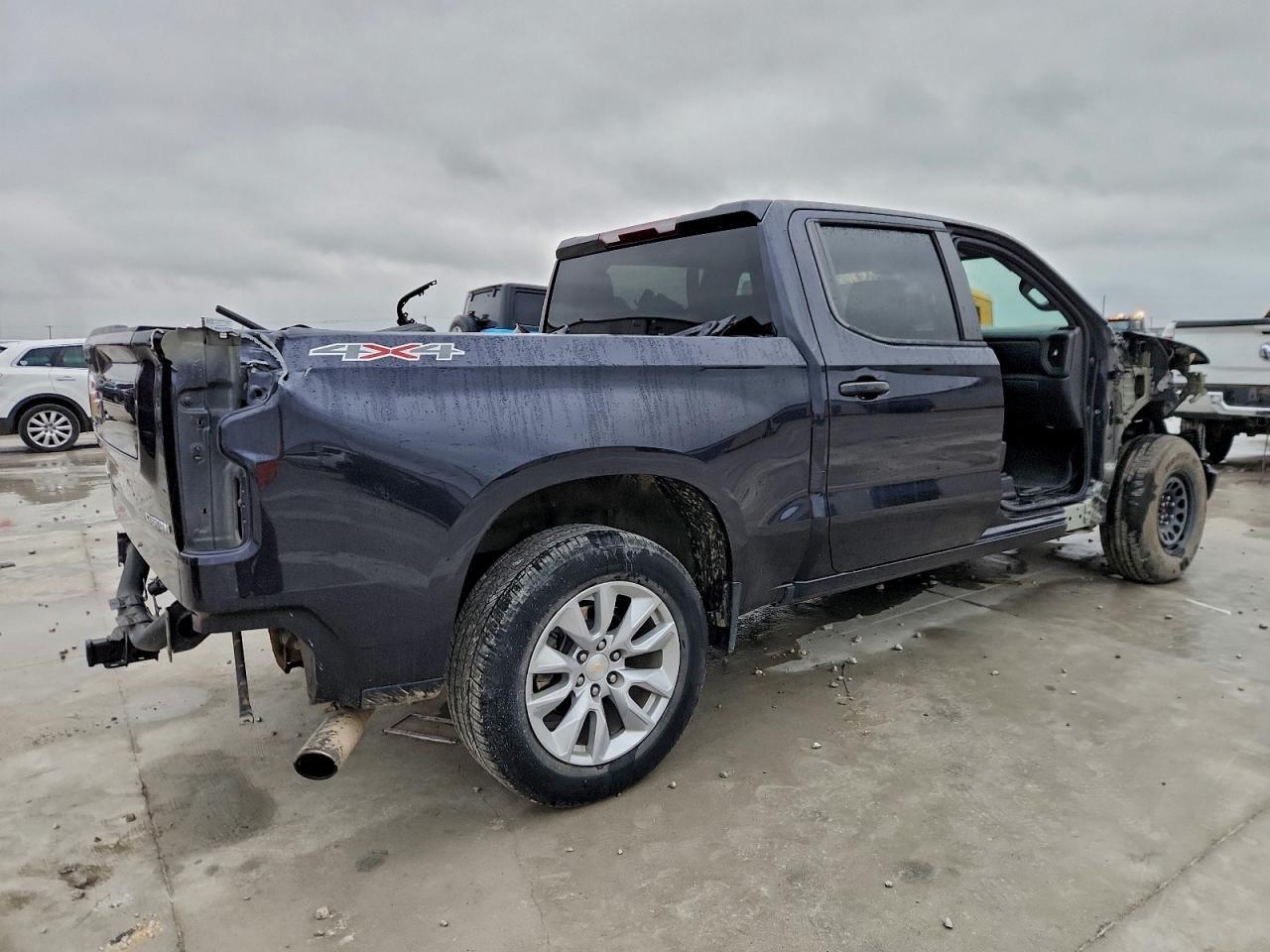 2023 Chevrolet Silverado K1500 Custom - Image 3