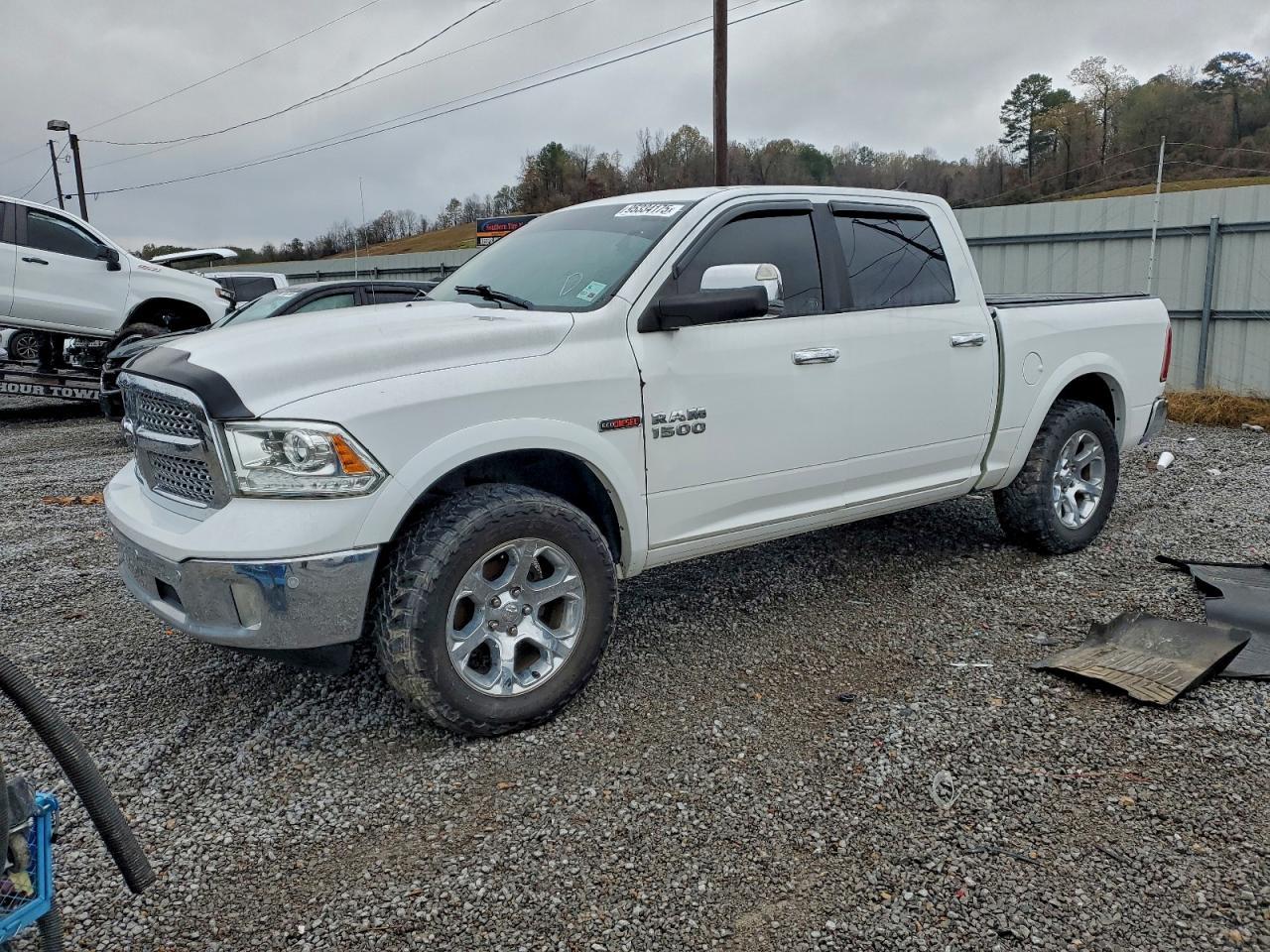 2017 Ram 1500 Laramie 4X4 5'7 Box