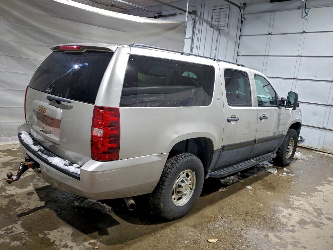 2007 Chevrolet Suburban K2500 - Фото 3