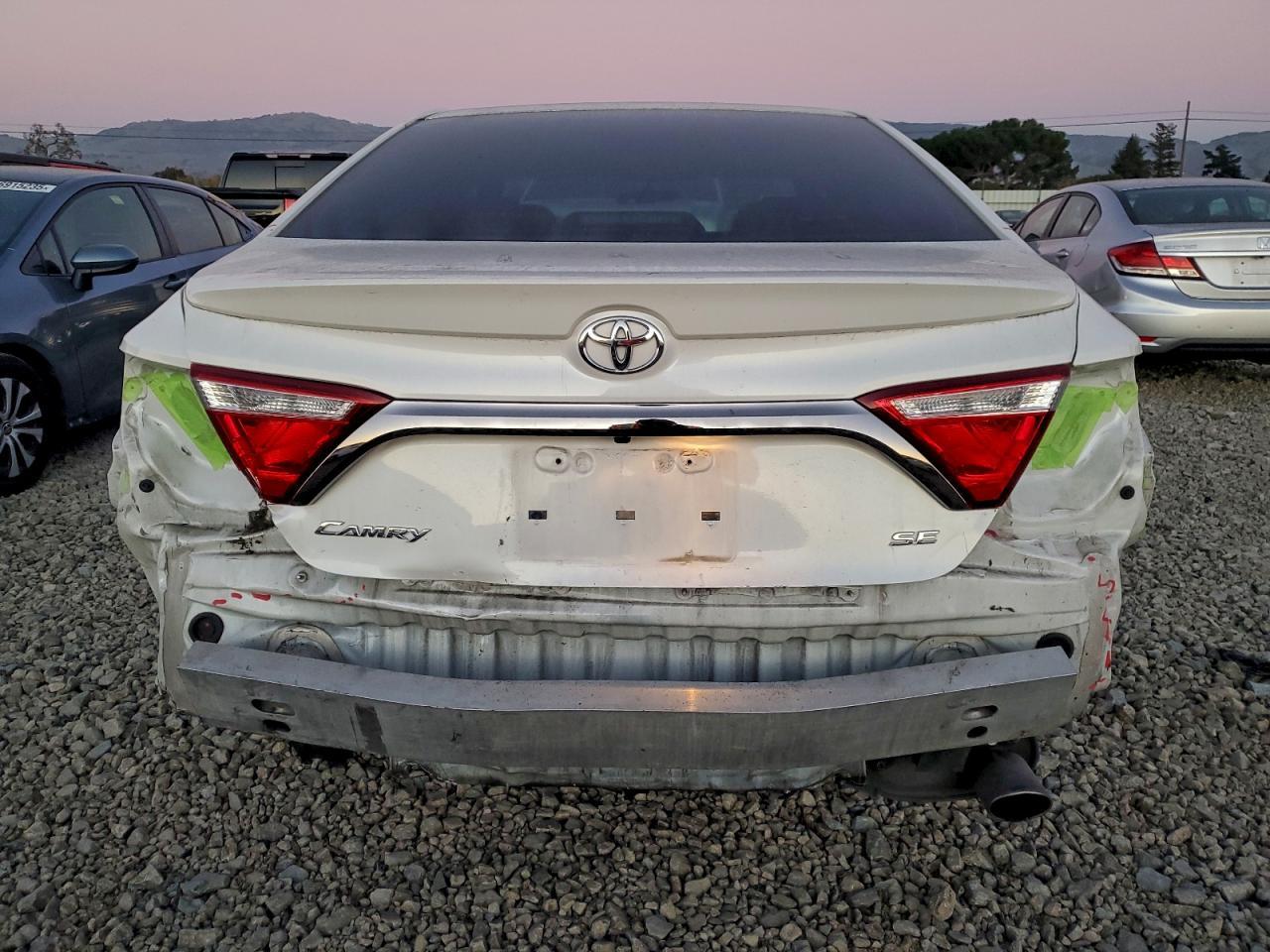 2017 Toyota Camry Le - Фото 6