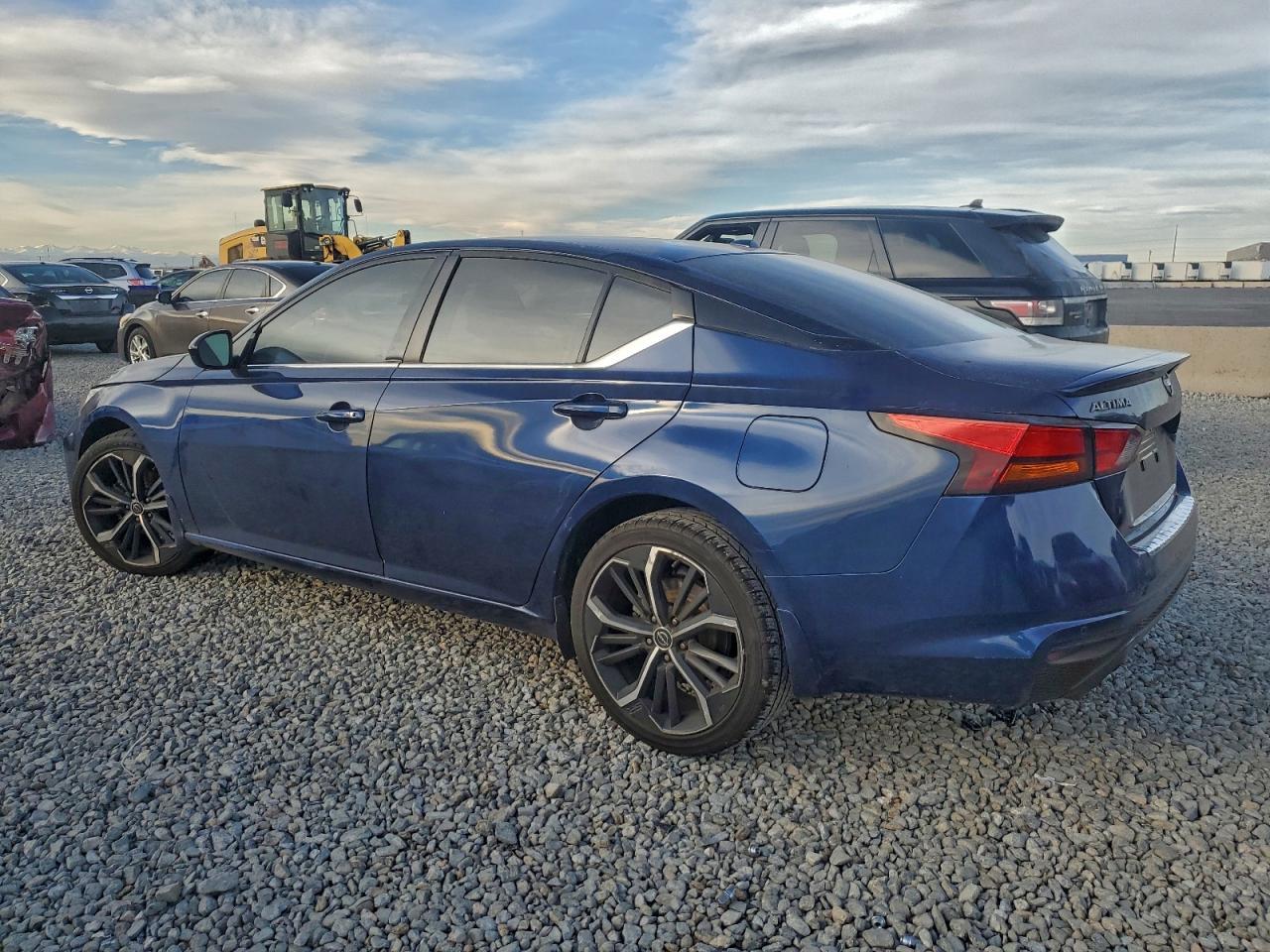 2023 Nissan Altima Sr - Image 2