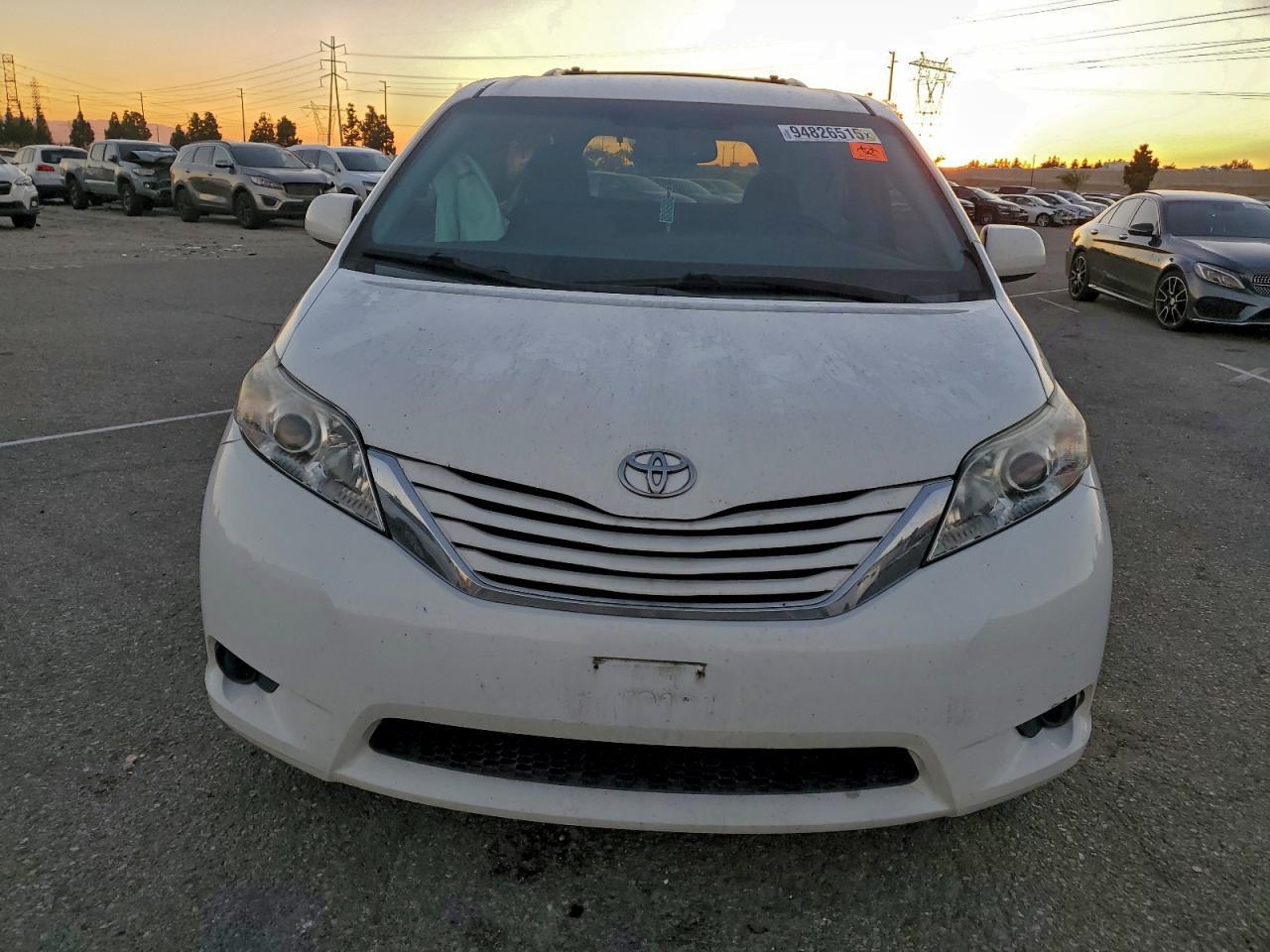 2015 Toyota Sienna Le - Фото 5