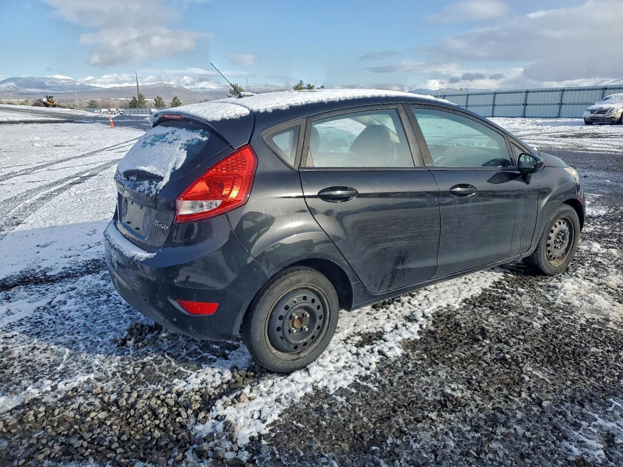 2012 Ford Fiesta Se - Фото 3