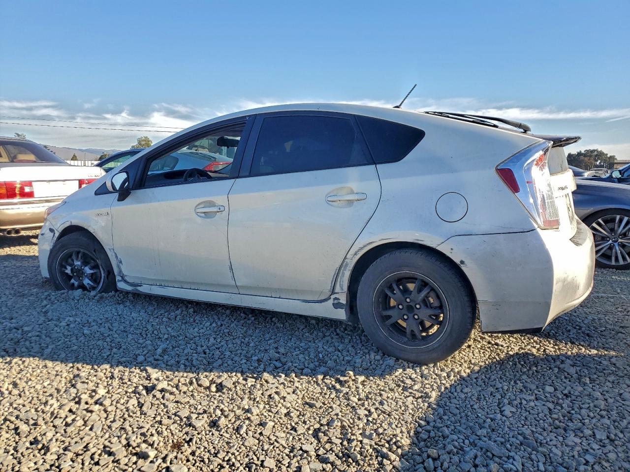 2015 Toyota Prius - Фото 2
