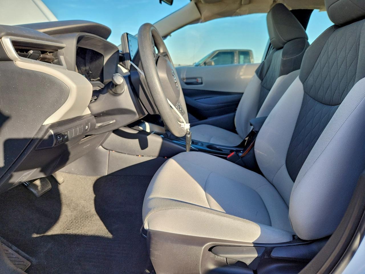 2022 Toyota Corolla Hybrid Le - Image 7