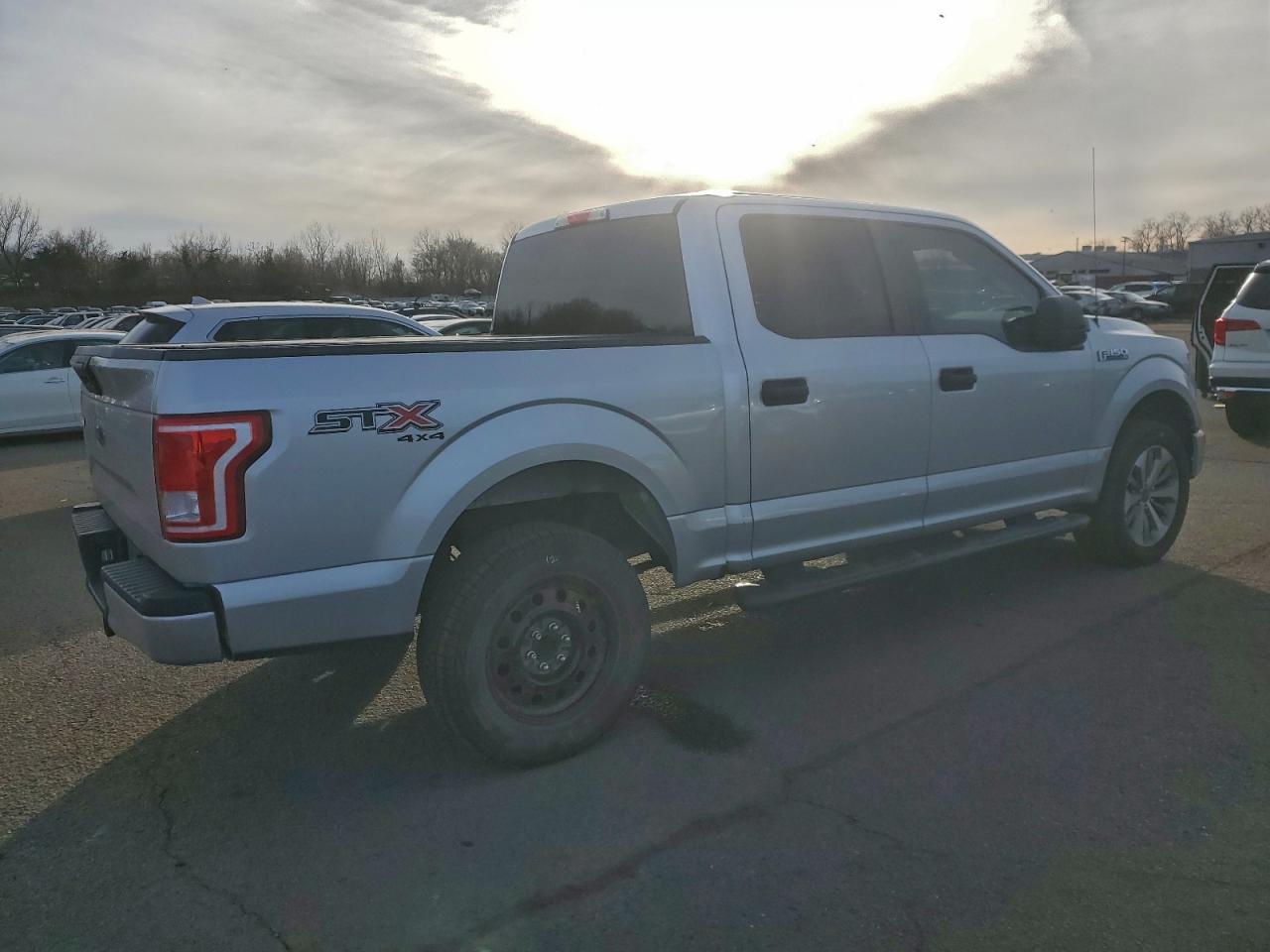 2017 Ford F150 Supercrew - Фото 3
