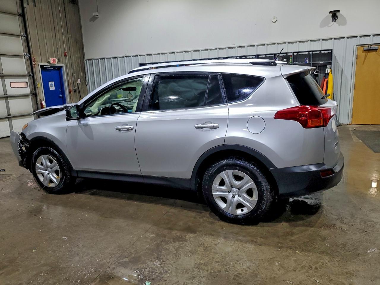 2015 Toyota Rav4 Le - Image 2