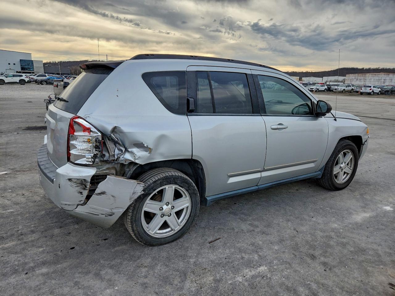 2010 Jeep Compass - Image 3