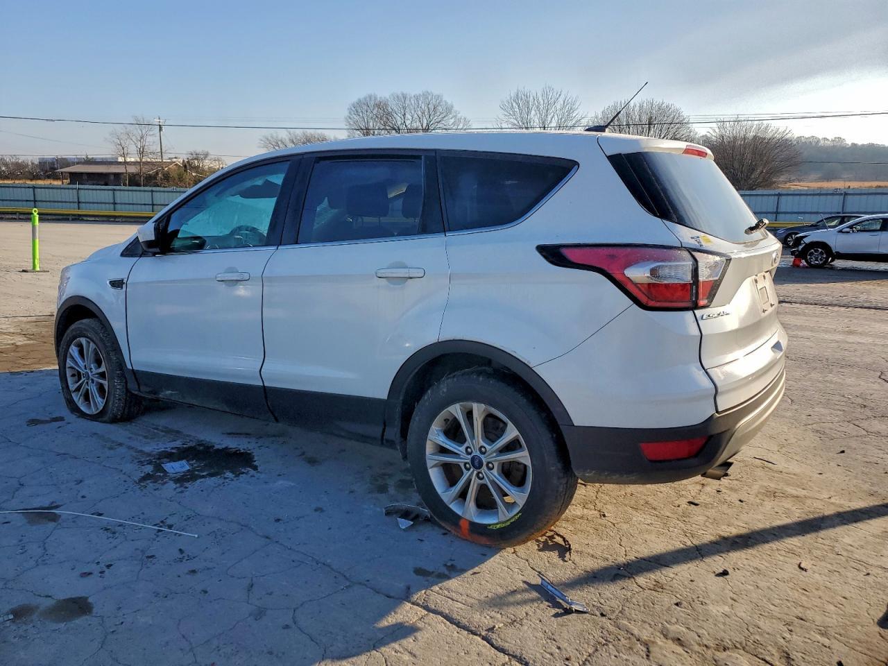 2017 Ford Escape Se - Фото 2